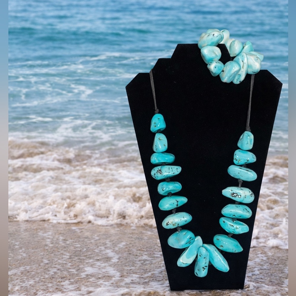 Fun teal faux turquoise necklace and bracelet set